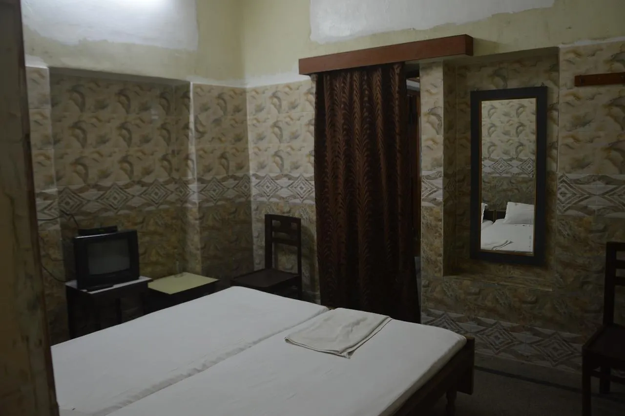 ***  Hotel Venkatesh Varanasi India